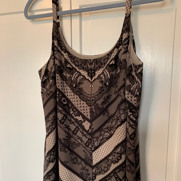 Cabi lace print tunic - Picture 2 of 6